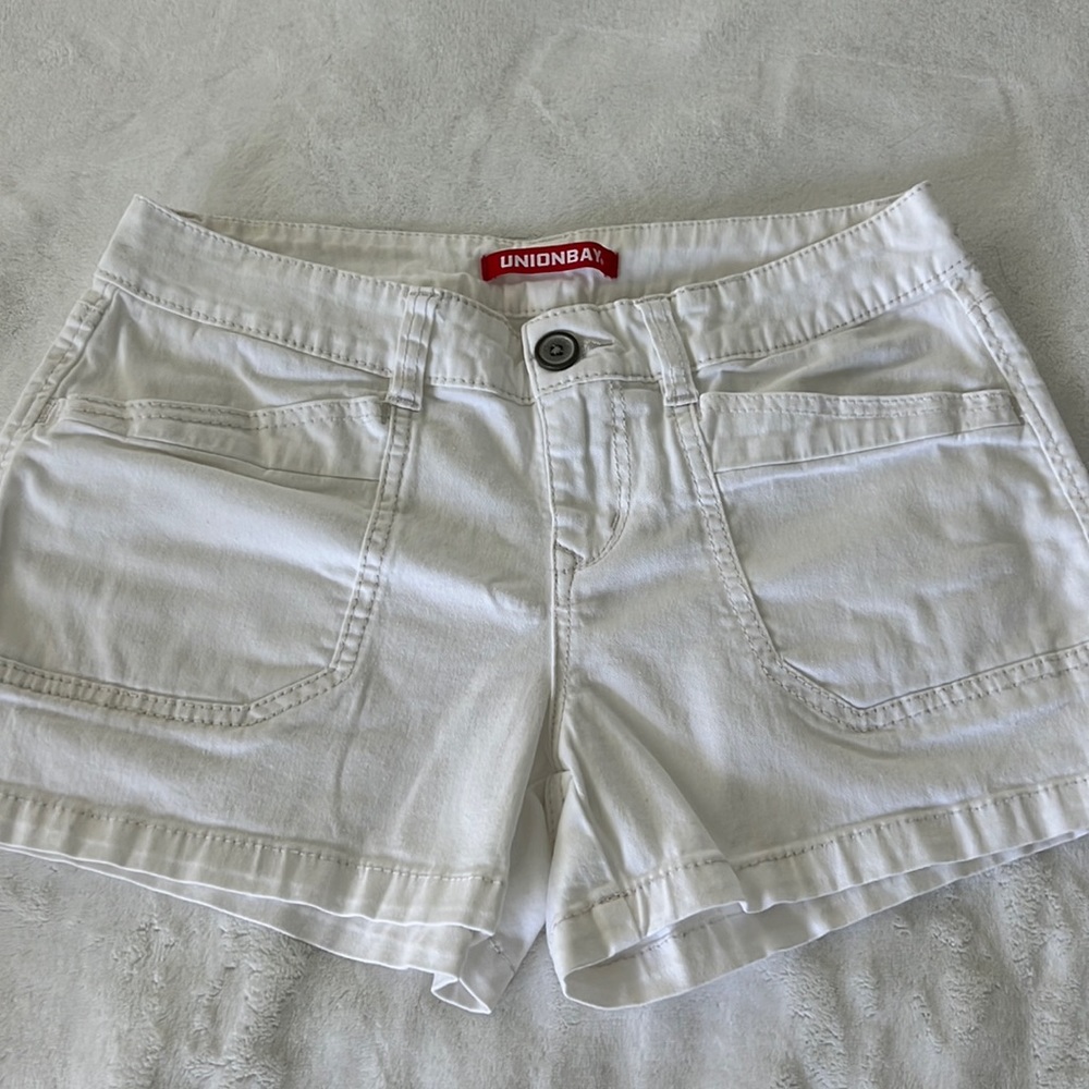 Union Bay Shorts, White, 3.5 inch seem, size 7